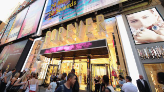 Forever 21 Sues Fashion Blogger